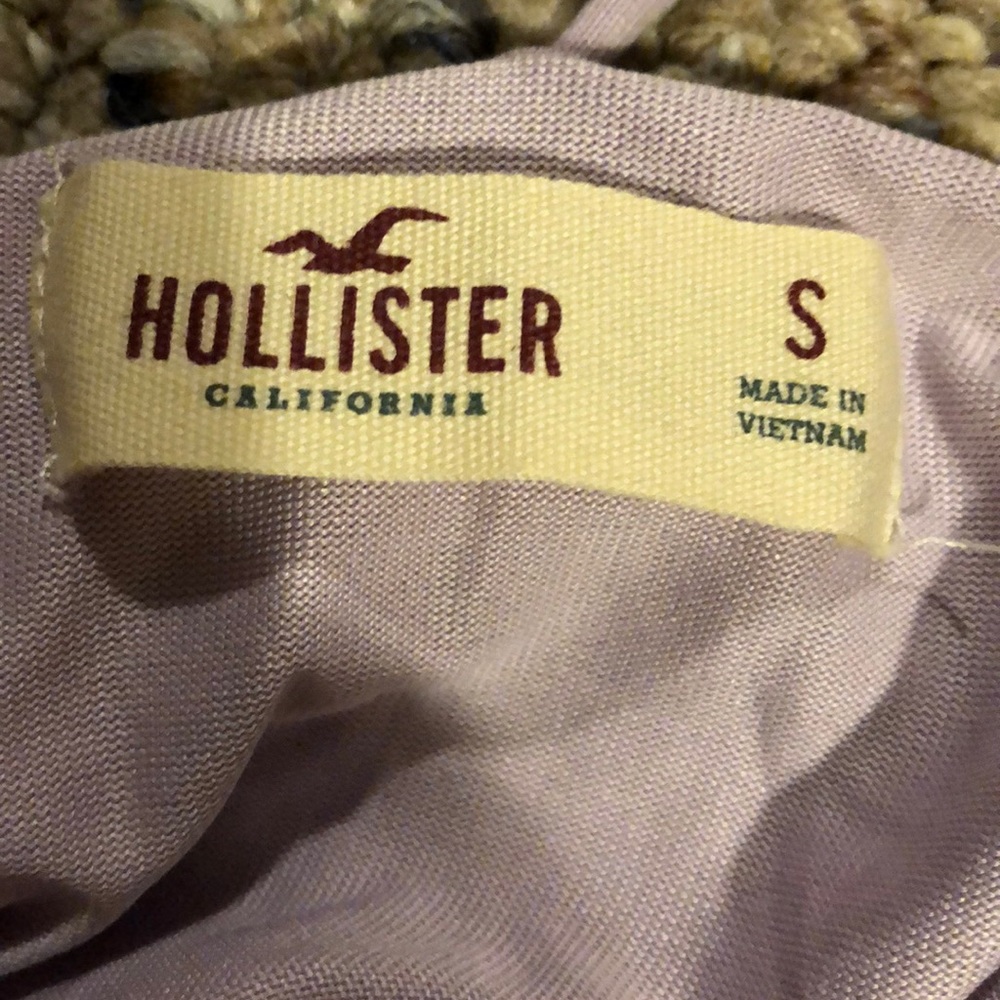 Hollister tank and long sleeve bundle - Picture 2 of 4